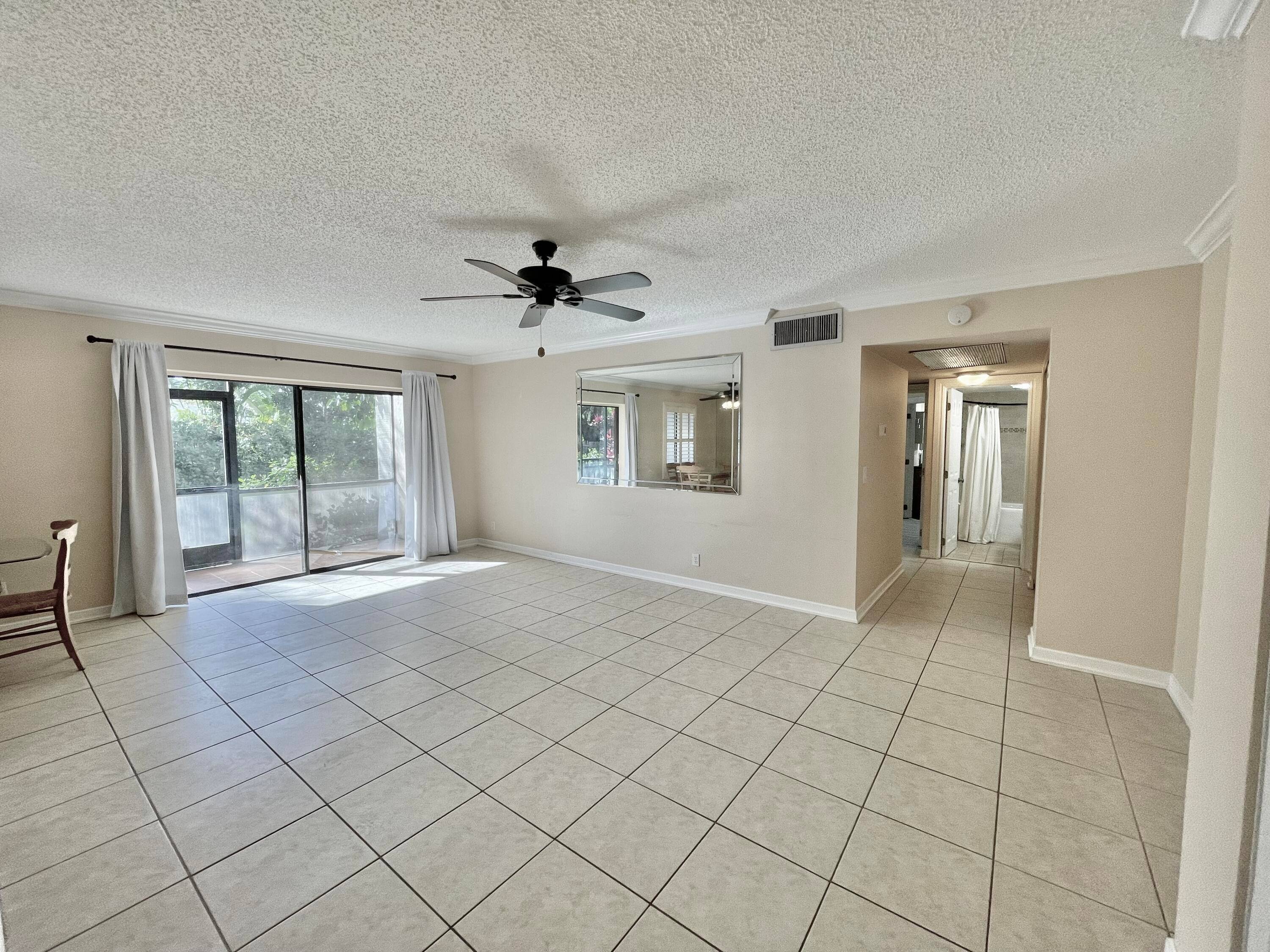 Updated and well maintained 2 2 close to the beach and everything in Tequesta and Jupiter.