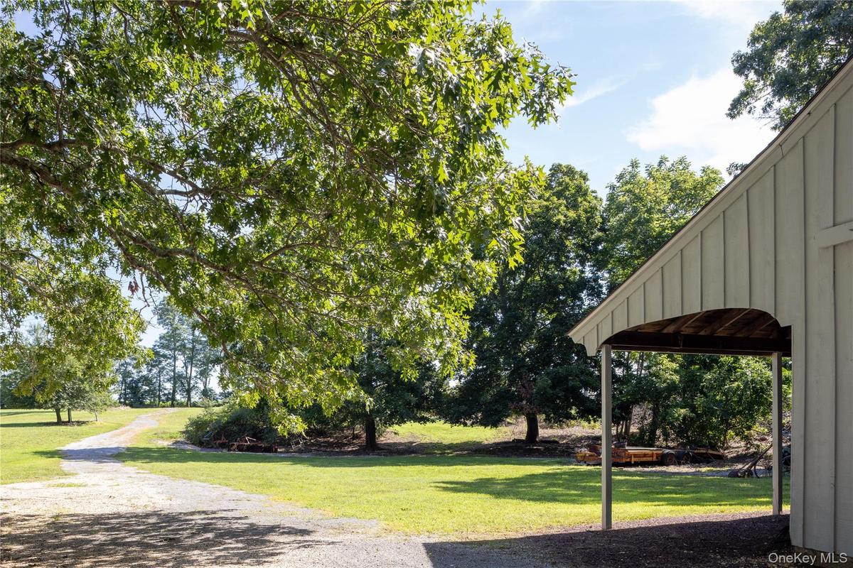 Gravel drive to barn