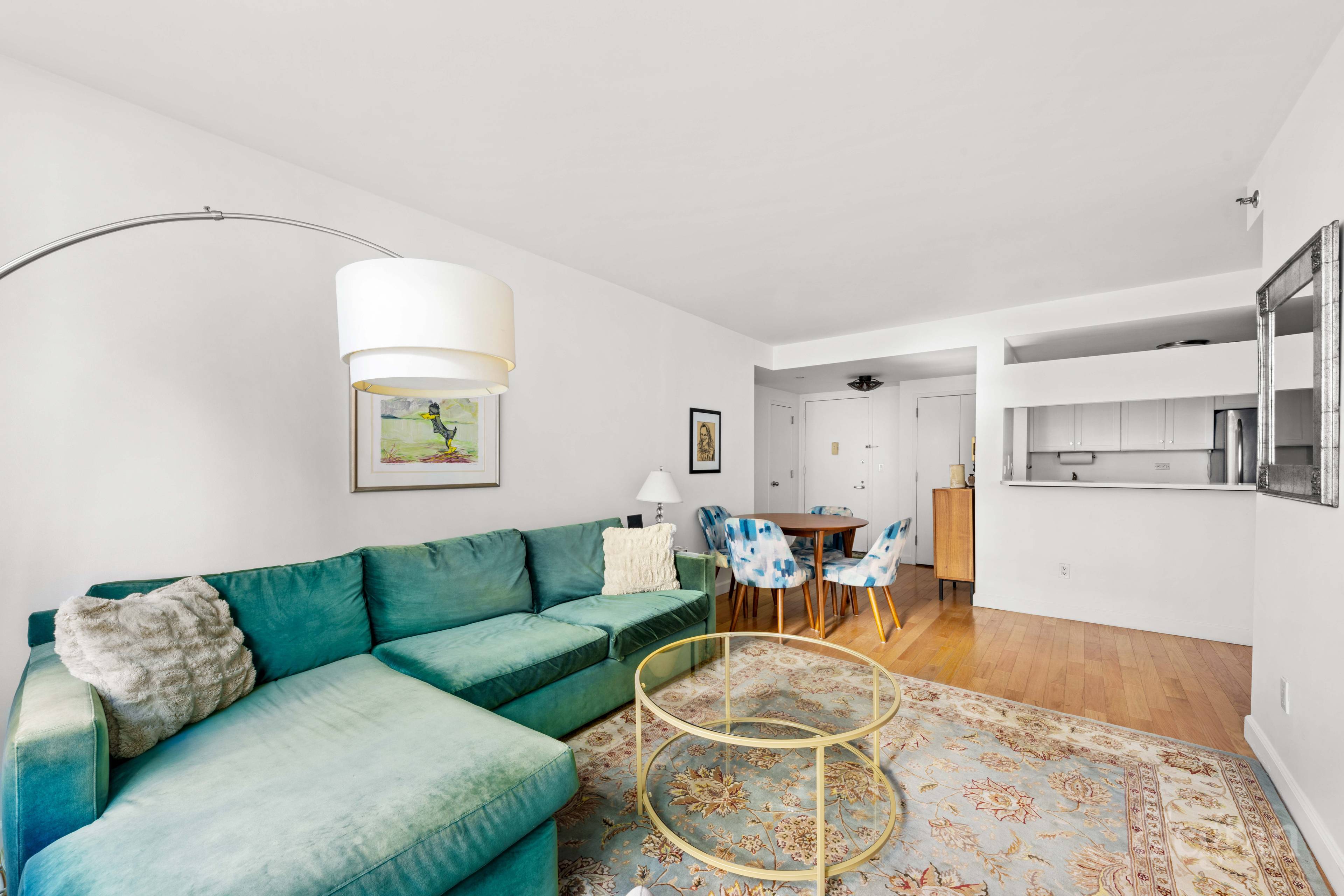 Beautifully updated 2 bed, 2 bath in prime West Chelsea location !