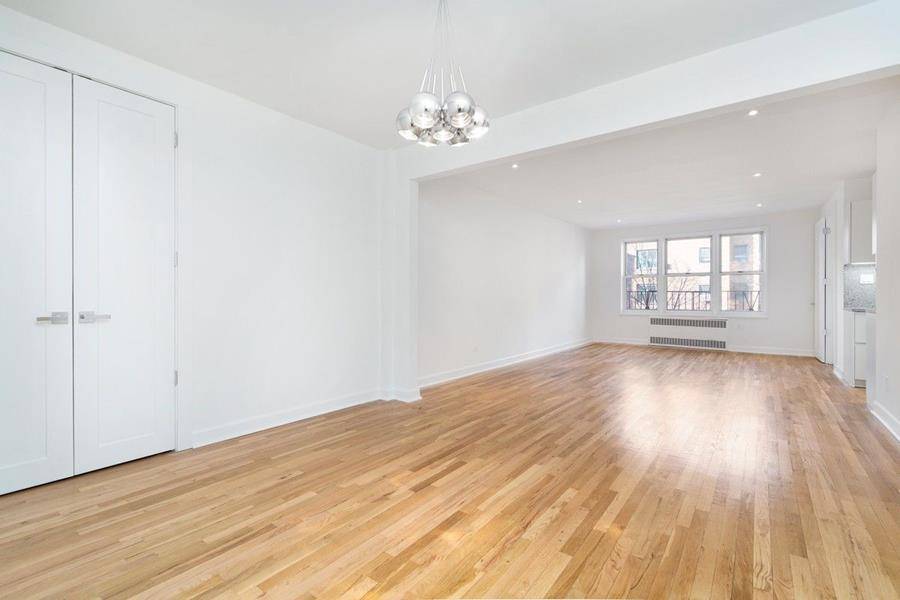 Spacious 2bed 1bath in Jackson Heights most sought after full service co op.