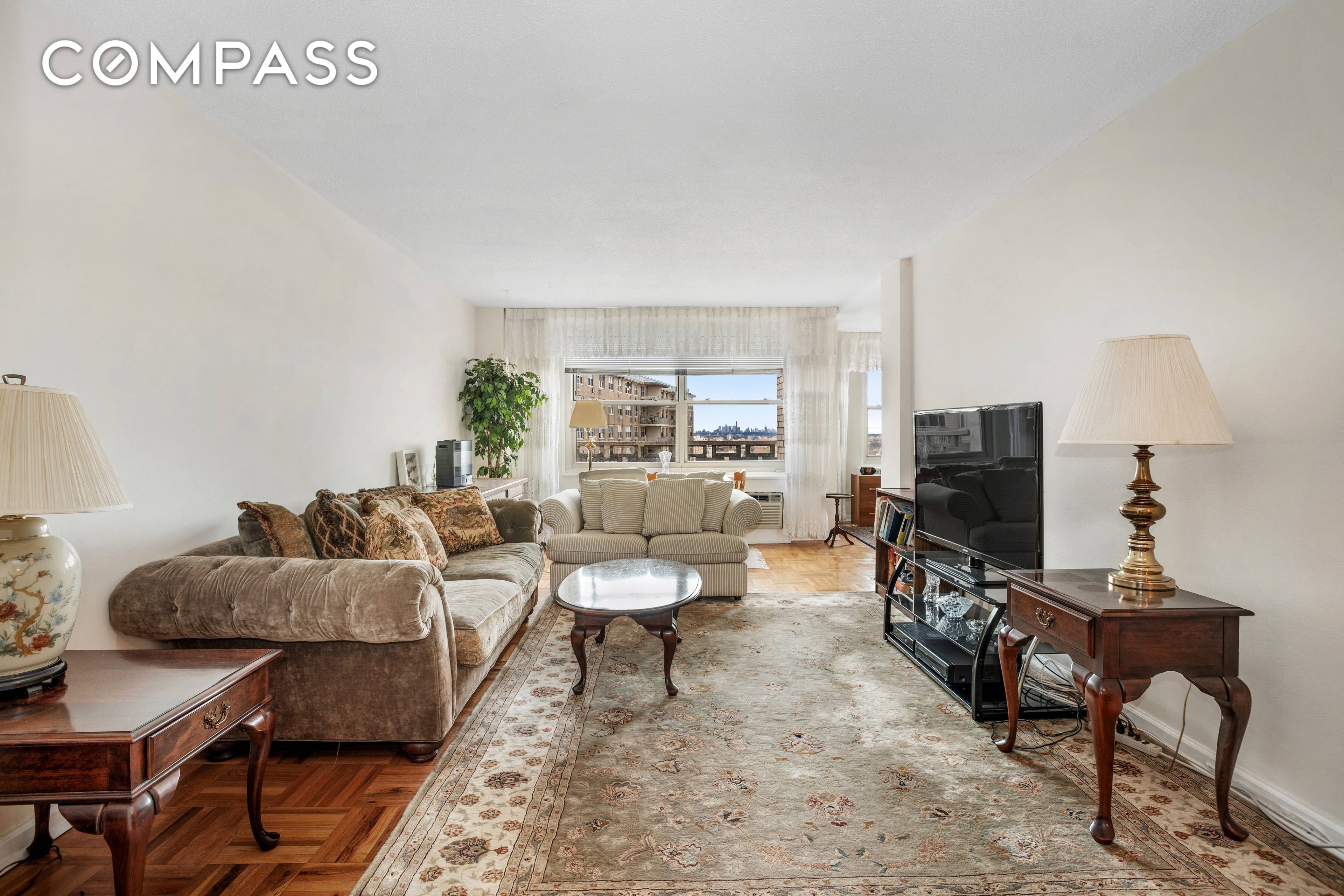 This immaculate and spacious one bedroom co op is set within the luxurious Seacoast Towers Co Op apartments and is just steps from Brighton Beach.