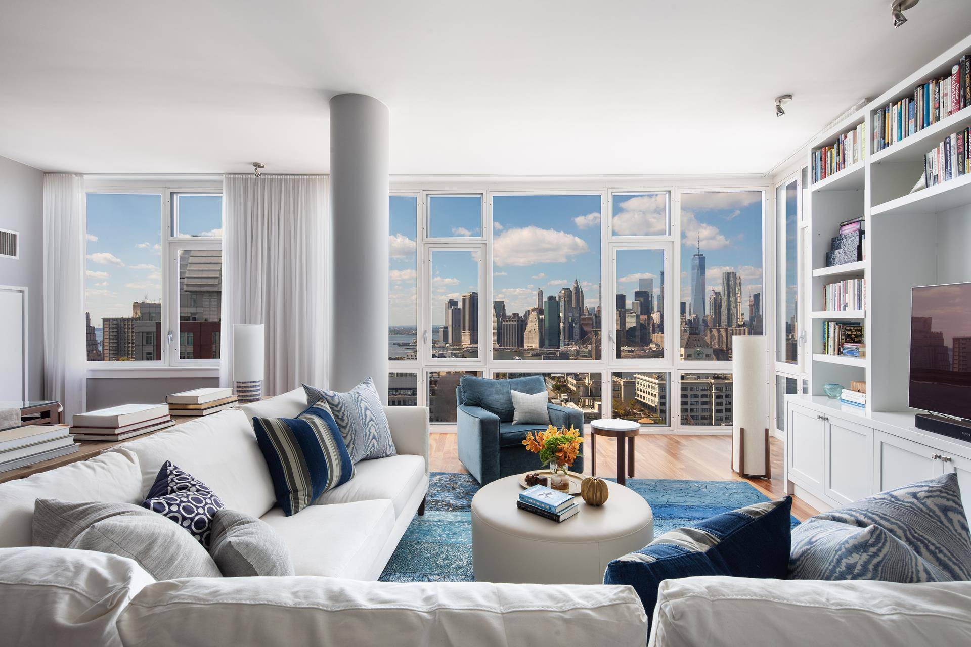 CONVERTIBLE THREE BEDROOMS apartment with views overlooking Manhattan is the stylish apartment that you have been seeking.