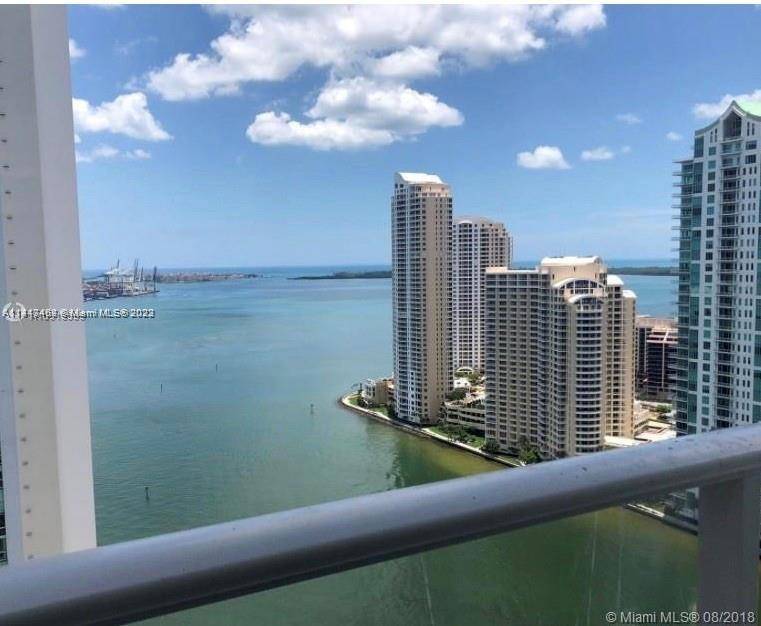 2 bed 2 bath corner unit with amazing Views of Biscayne Bay, Miami Beach, and the beautiful Brickell skyline.