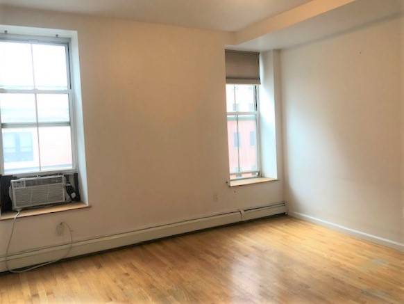 Bright one bedroom apartment located on the 4th floor of charming building in the Heart of Tribeca.