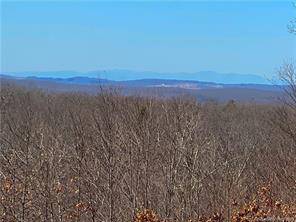 Sweeping views atop Mauwee Peak in Kent CT with 1406' of elevation, the highest in the neighborhood.