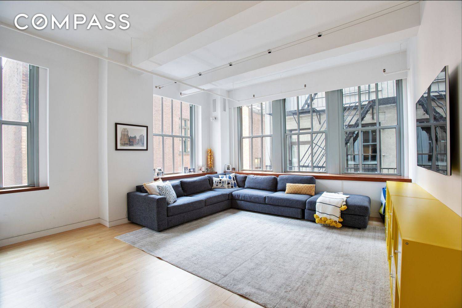 UNCOMPROMISED LOFT LIVING IN THE HEART OF NOHO !