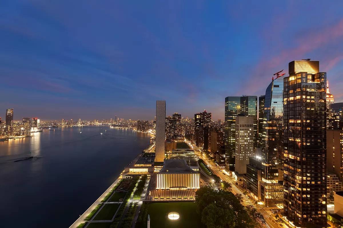 Enjoy spectacular South and West views from this elegant Duplex Penthouse home, which offers a Park Avenue sensibility along with remarkable value at nearly 4, 000 sq ft.