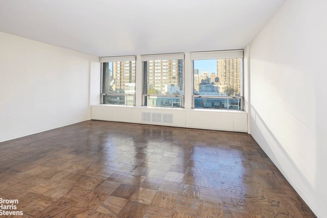 GRAND NEW RENOVATED STUDIO WITH GLORIOUS OPEN VIEWSHUGE LR, QUIET, THE CONDO ADVANTAGE DRS, INVESTORS, PRIMARY !