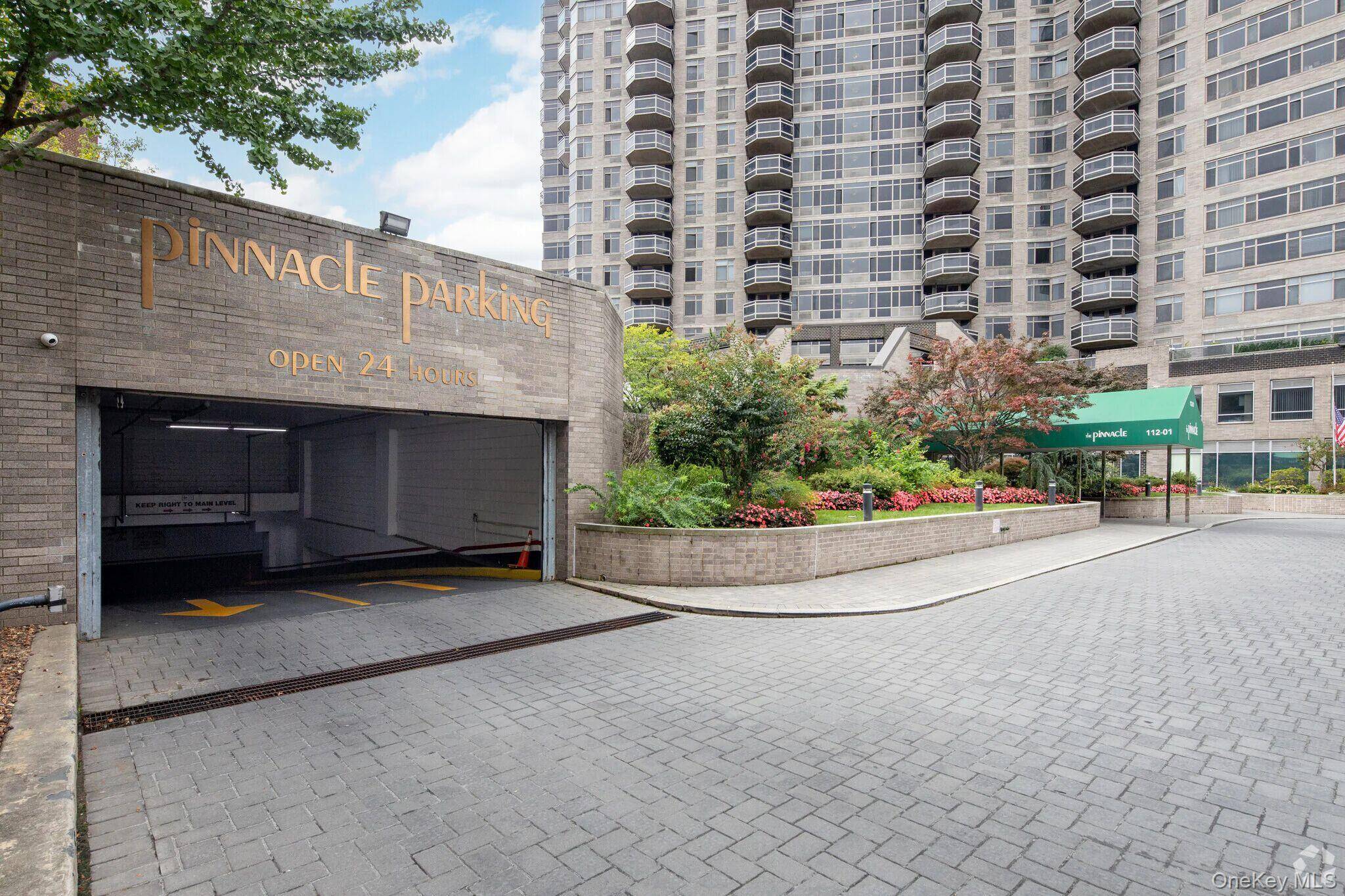 Welcome 112 01 Queens Boulevard one of Forest Hills premier full service condominiums.