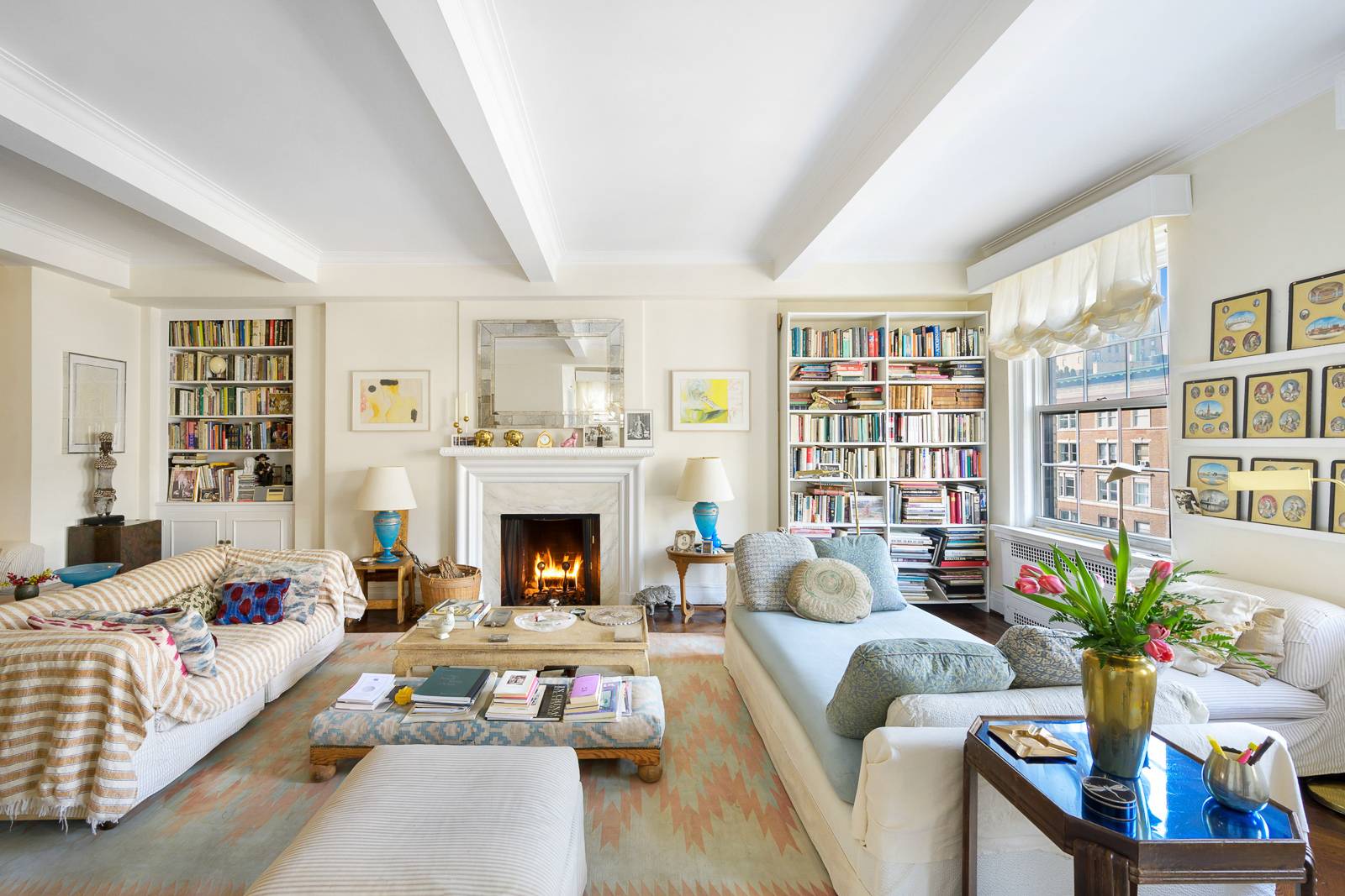 Perched high above one of the most desirable stretches of Park Avenue, this gracious prewar cooperative is flooded with natural sunlight through all four exposures, accentuated by large French windows ...