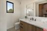 BR 5 En Suite Bath