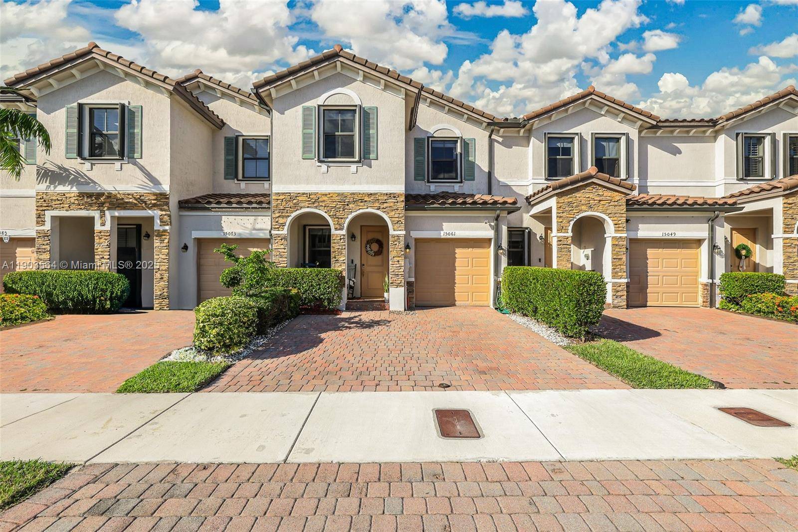 OPEN HOUSE Saturday 11am 1pm Modern 3BD 2.