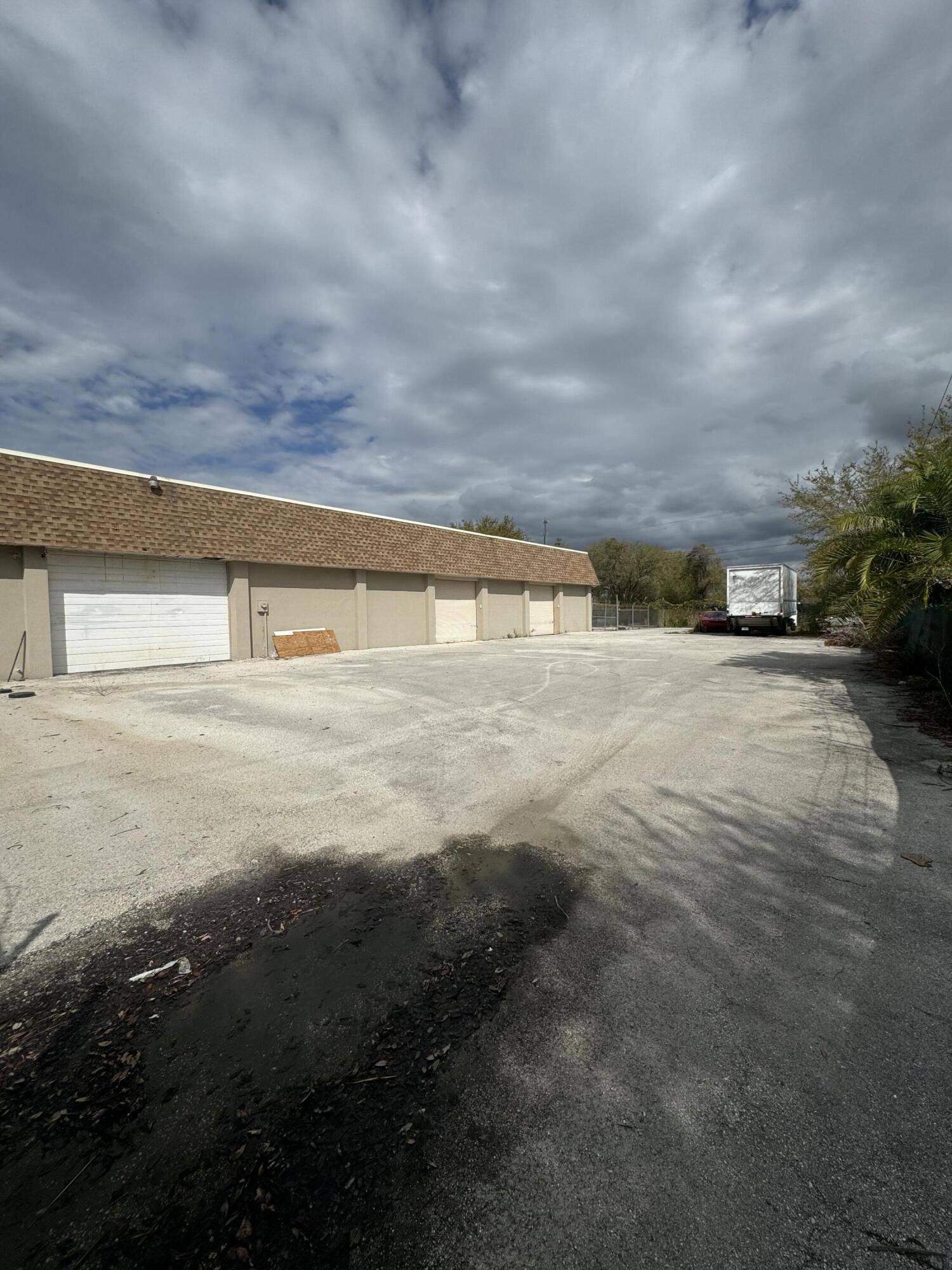 Warehouse rental opportunity available !