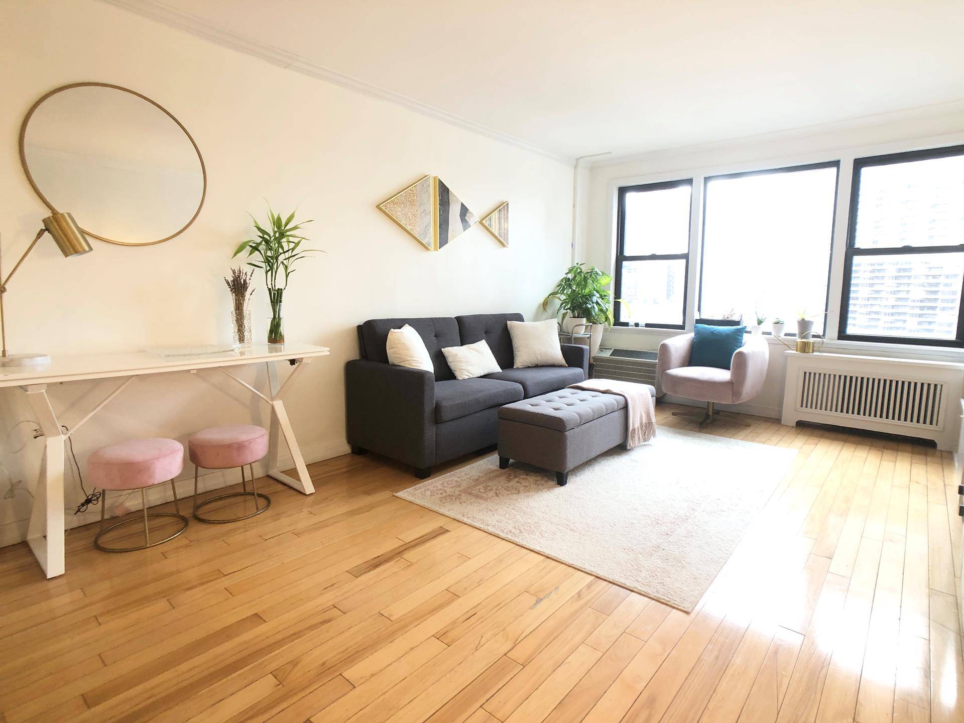 Beautifully updated one bedroom apartment offers an expansive floor plan with an open chef's kitchen, stainless steel appliances and generous breakfast bar.