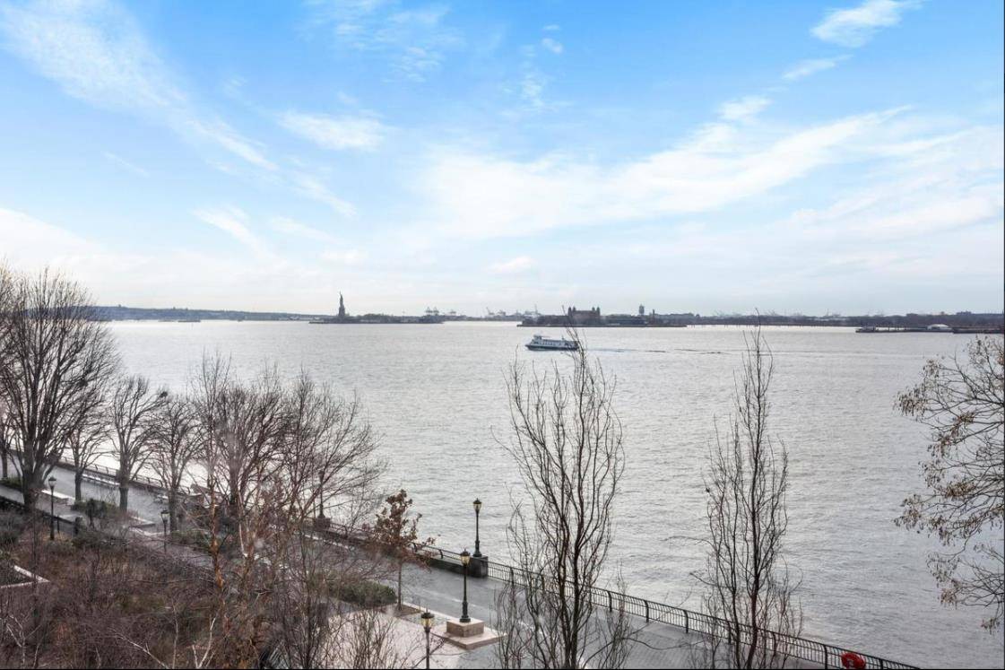 S W facing 1 bedroom with spectacular Hudson River, Liberty of Statues, and Park views.