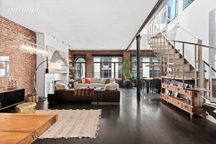 Prime, Terraced 3 Bed 3. 5 Bath Beautifully Furnished SoHo Penthouse Aug 1 Labor Day !