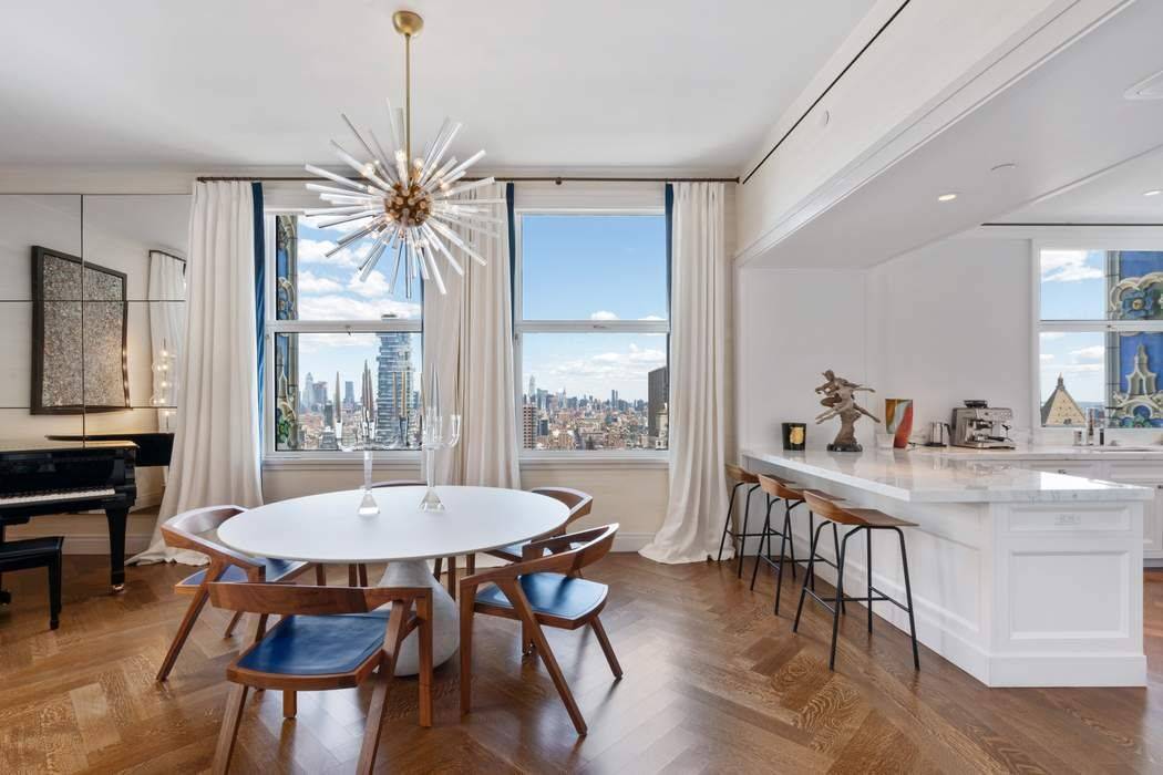 THE WOOLWORTH TOWER RESIDENCES This sprawling two bedroom, two and a half bath home offers 2, 548 square feet of gracious living space and three breathtaking exposures of sweeping city ...