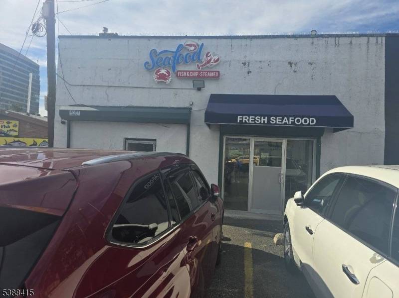 BUSINESS FOR SALE, Is a great opportunity for all investors who would like to start their Restaurant Business.