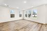 Plenty of windows: End unit