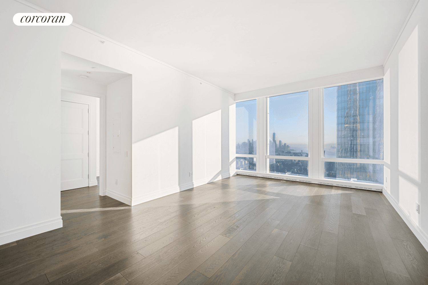 Bright and spacious split 2 bedroom residence with extraordinary Southern helicopter views of Downtown Manhattan and Hudson River from every room.
