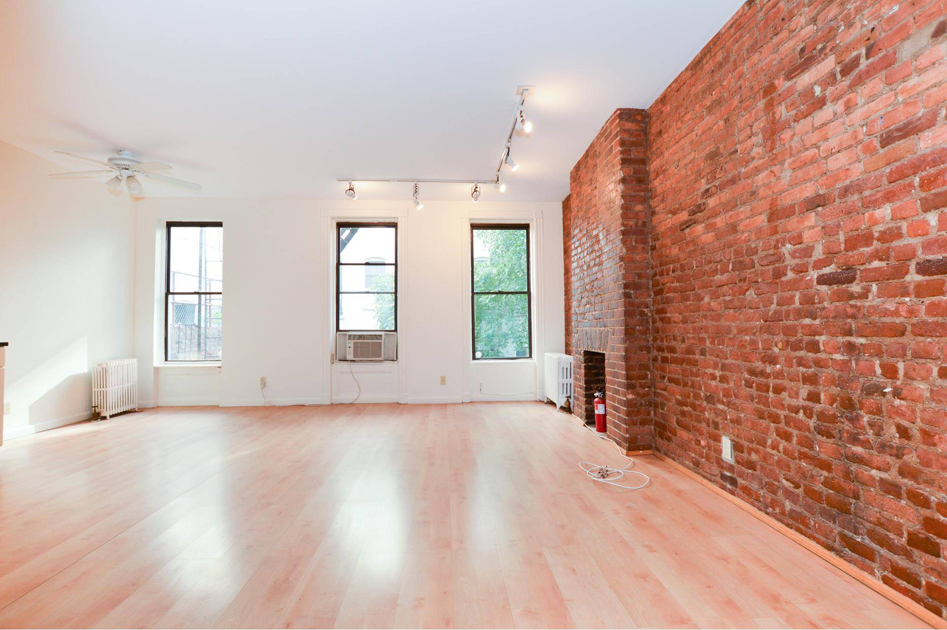Available NOW. This Stunning 3 Bedroom is in the center of Park Slope.