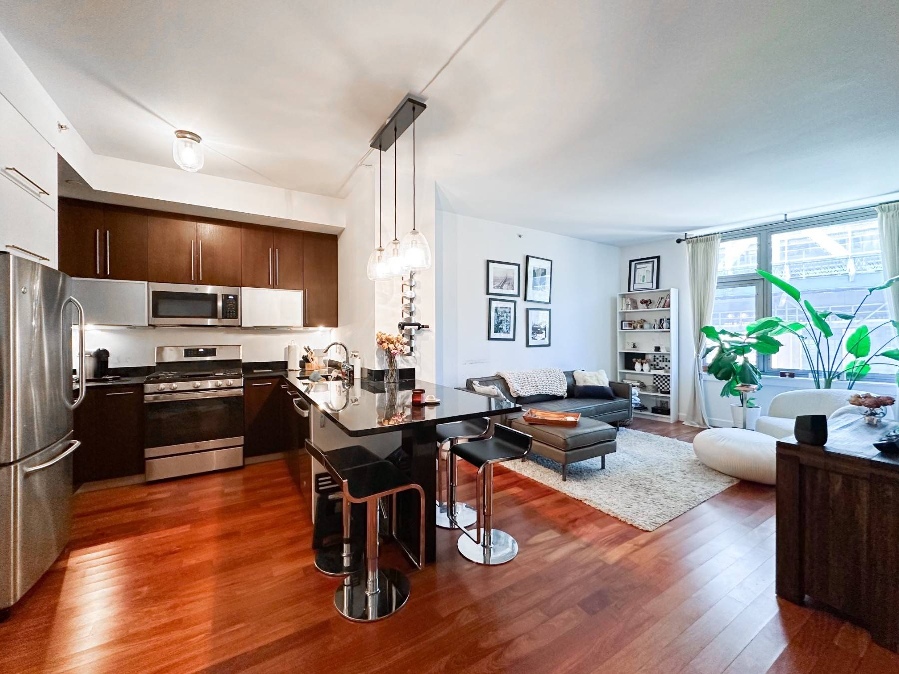 Come see this amazing apartment in one of the prime areas of New York City !