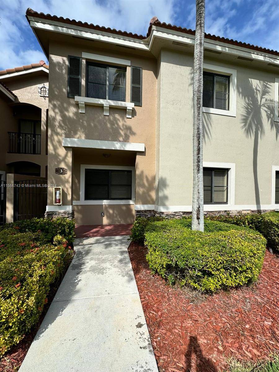 Great Location ! ! ! Close to FIU and Coral Park High School.