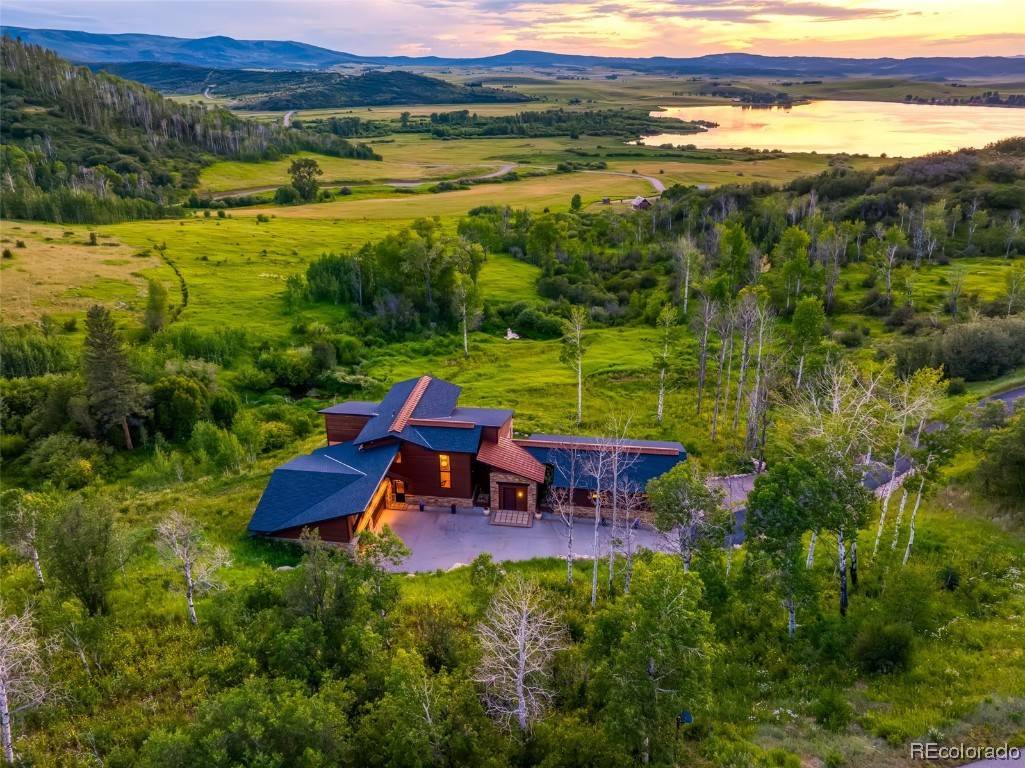 From the quality of construction and thoughtful use of space to the artistic design and exquisite finishes, this home was designed to enjoy this spectacular private setting and stunning sunset ...