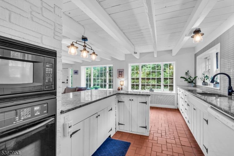 2041 Raritan Rd Scotch Plains