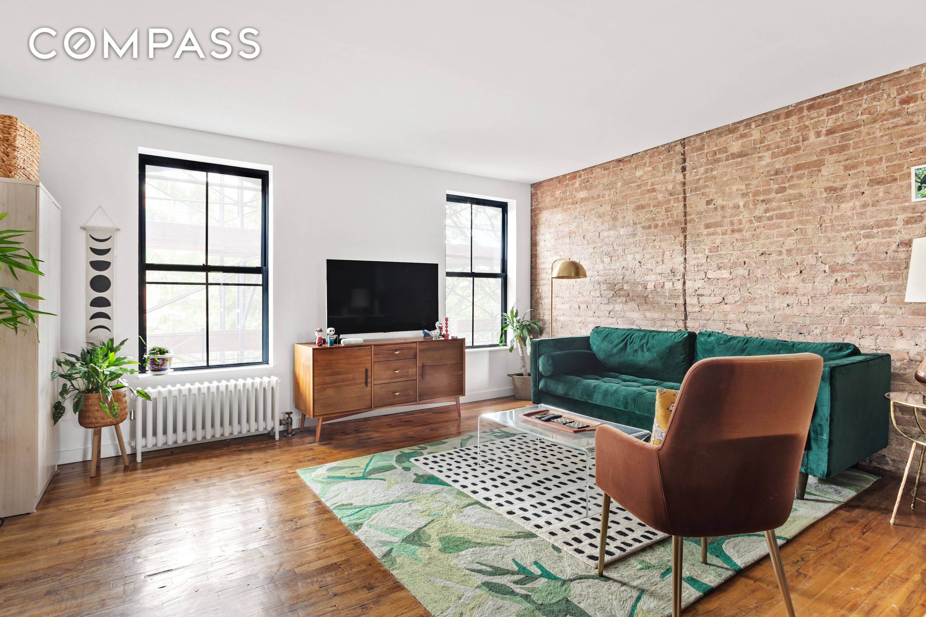 Back on market ! With an immaculate renovation, welcome to a bright and over sized one bedroom condo, a truly rare Cobble Hill offering on a historic neighborhood with picturesque ...
