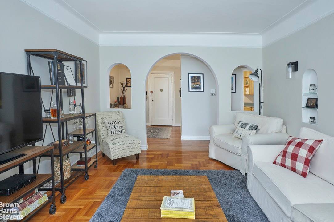 Sitting pretty on Shore Road is this delightful and sunny one bedroom co op, located on the fourth floor of one of the best pre war buildings along the waterfront.