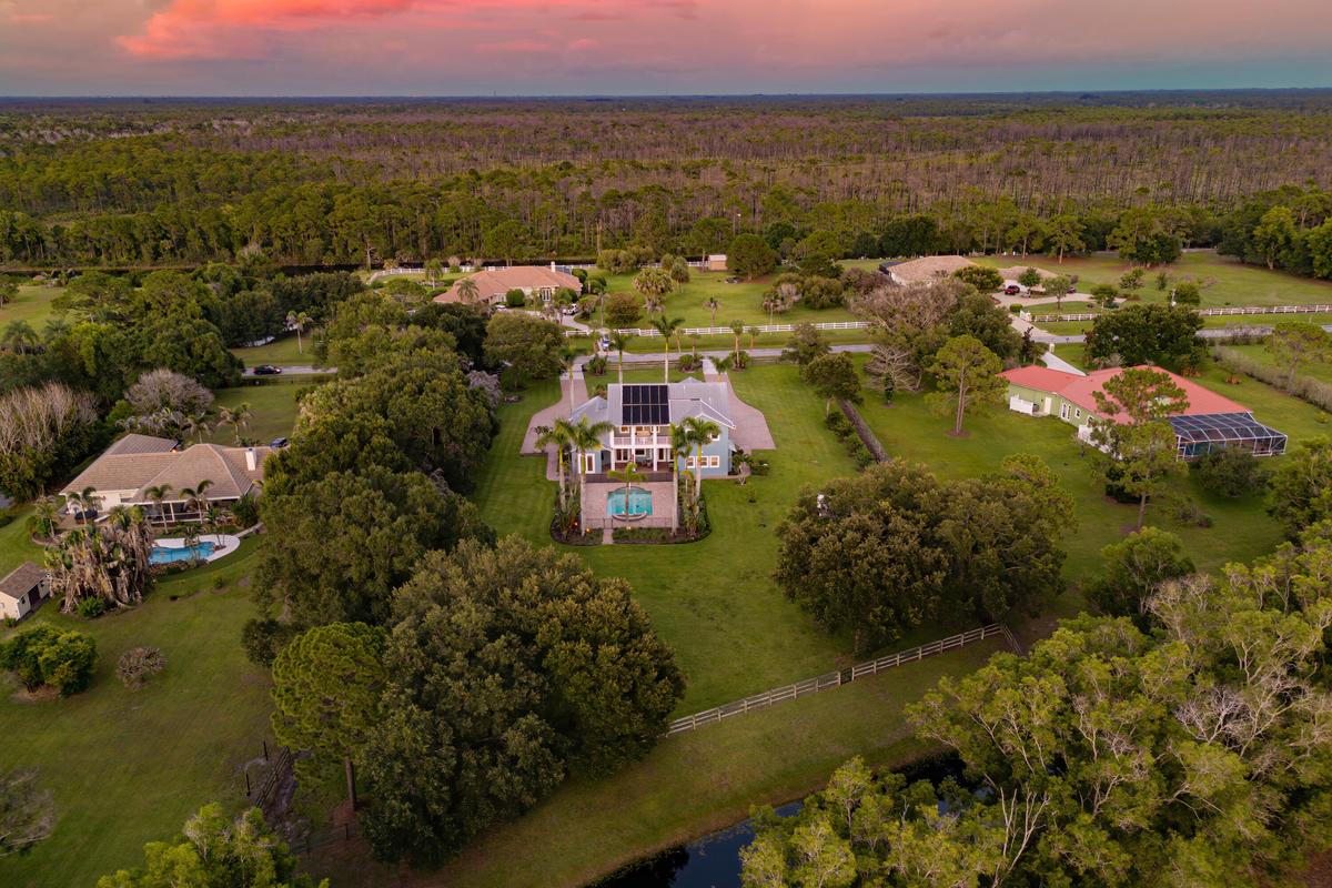 Welcome to 2952 SW Buena Vista Dr in Stuart West