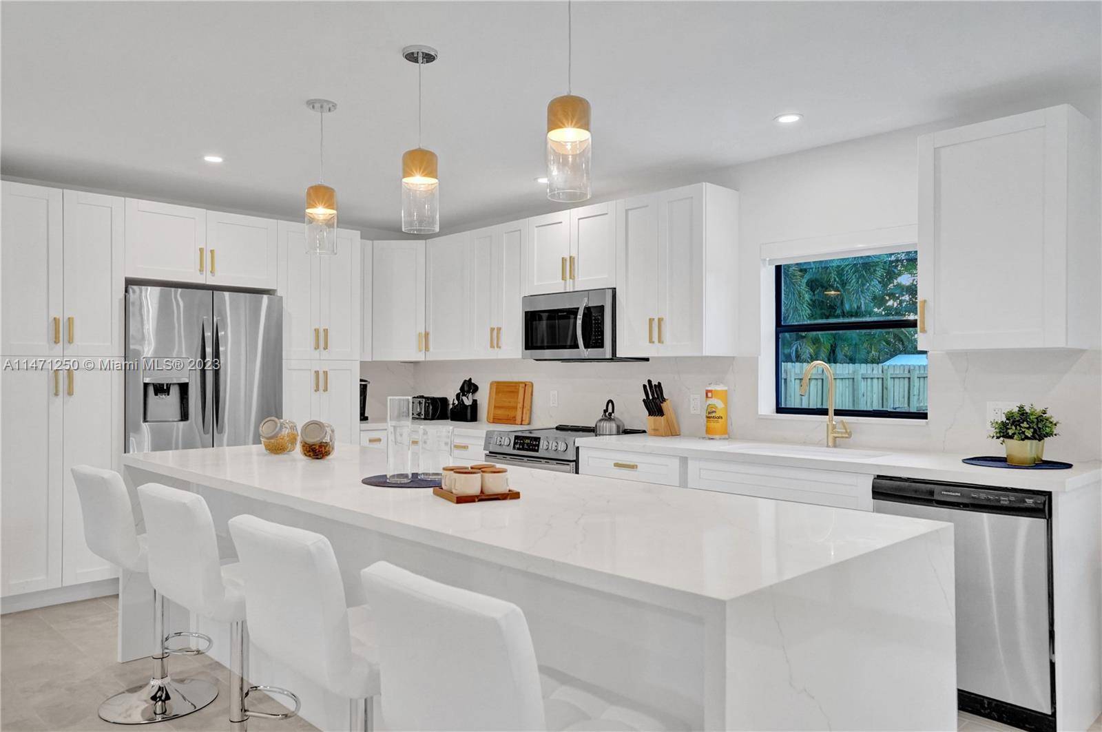 Beautiful and completely remodeled contemporary house with magnificent Kitchen.