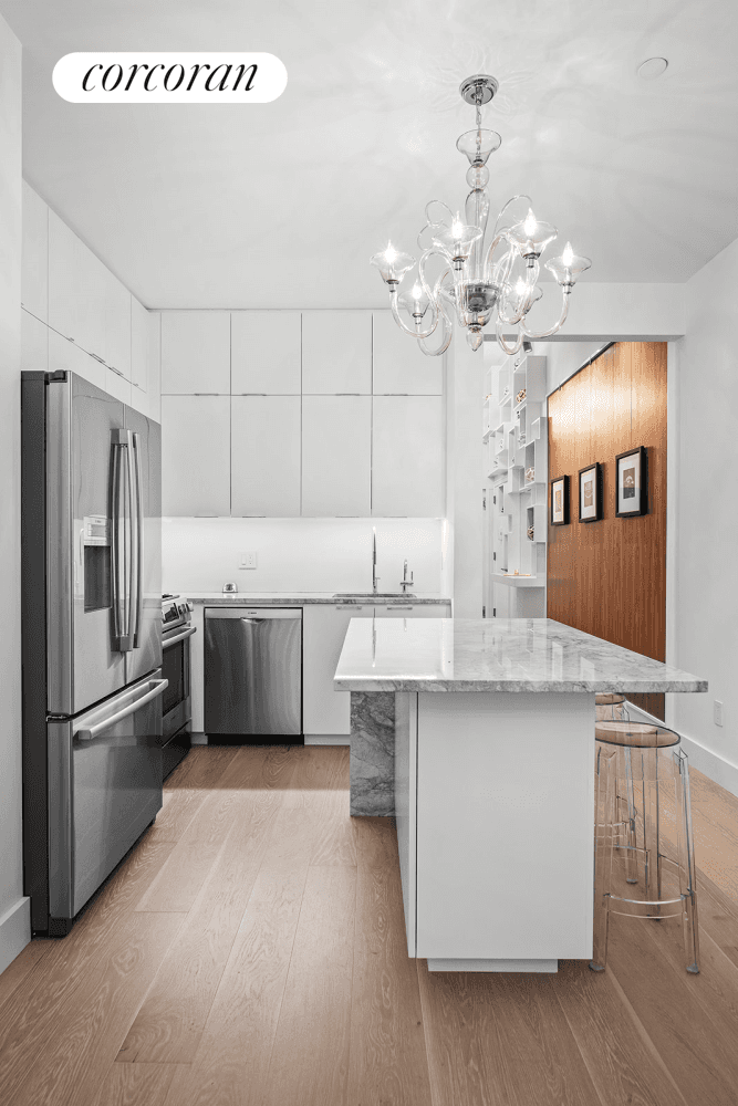 GUT RENOVATED SEPARATE SLEEPING LOFT EXCEPTIONALLY HIGH CEILINGS BRAND NEW FLOORS HIGH END APPLIANCES HUGE DRESSING AREA W SEPARATE CLOSET MASSIVE STORAGE Nestled amidst the bustling heart of Manhattan's Financial ...