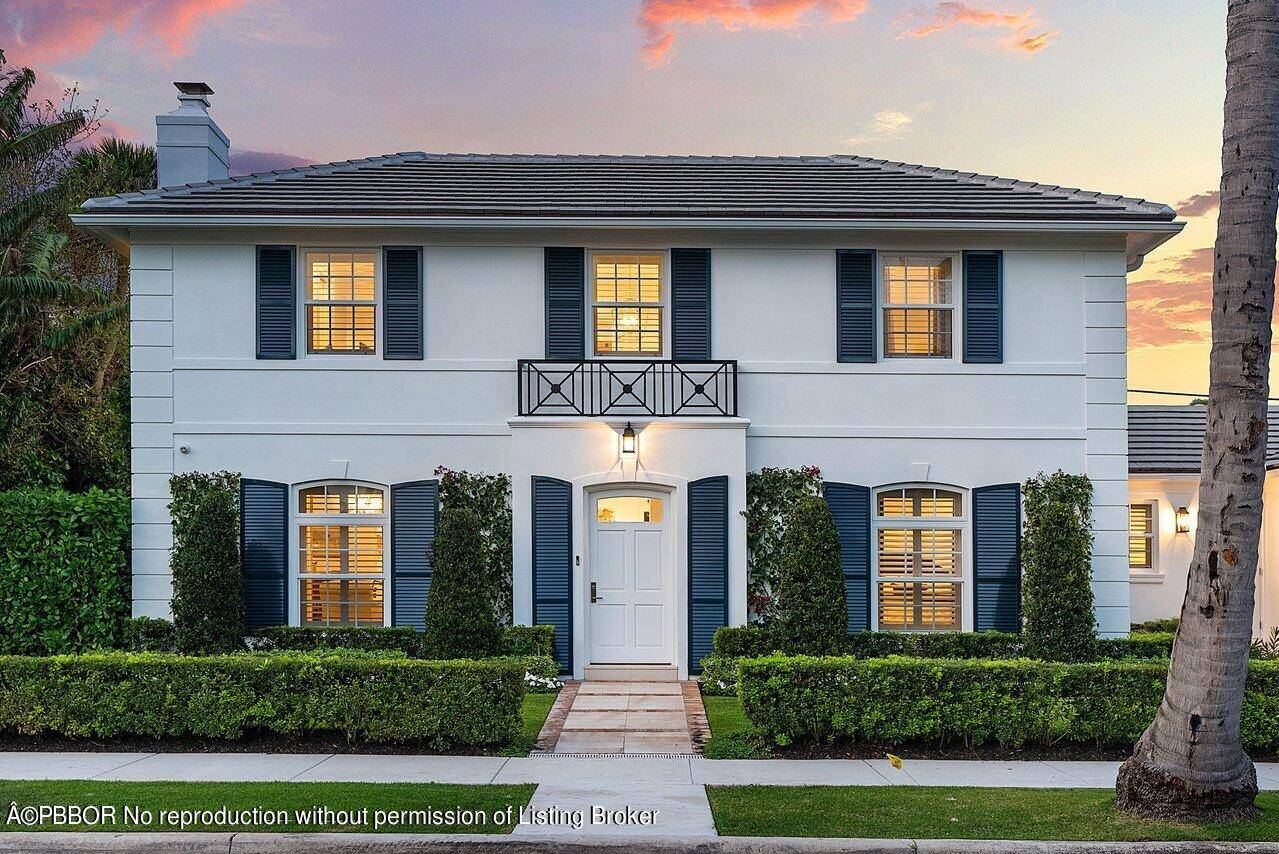 A truly rare find. A beautiful 2023 renovation of a 5 bedroom house on a larger than average lot on one of the most gracious streets in Palm Beach.