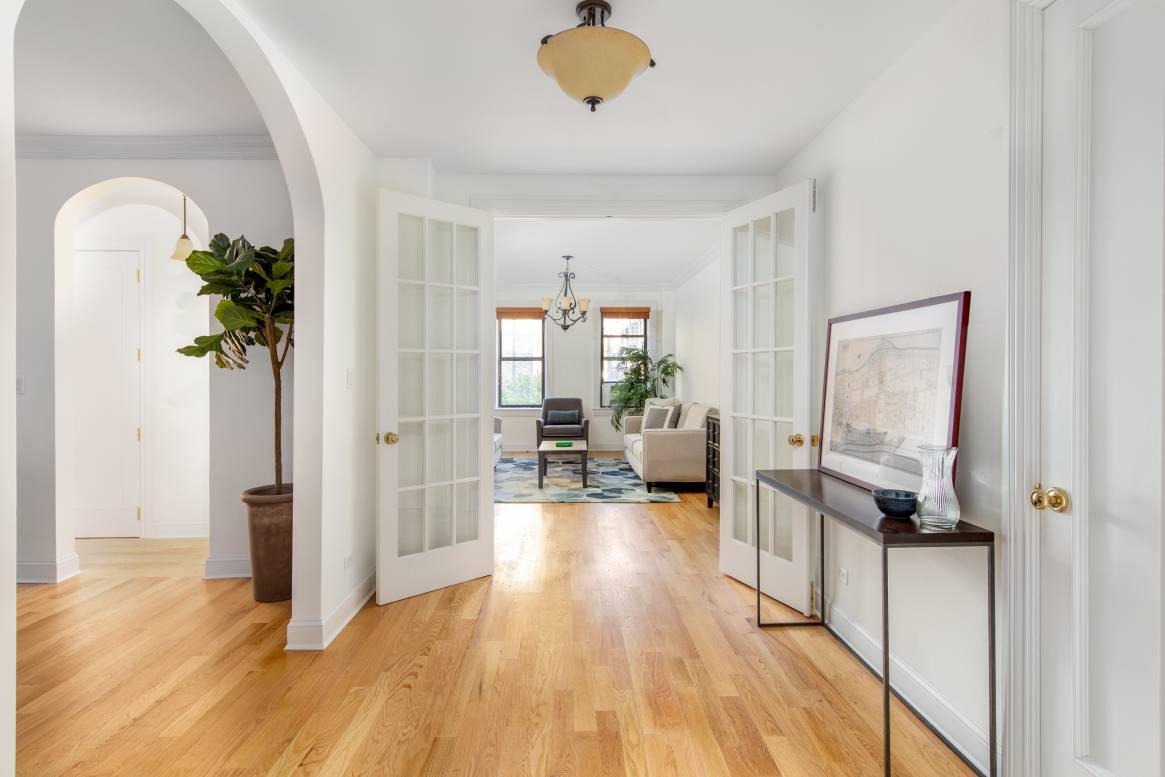 Pre War Luxe in a Conveniently Located and Well Maintained Co Op Featured in Curbed Apartment 3E, a pristine, renovated home offering Pre War Luxe at 371 Fort Washington Avenue, ...