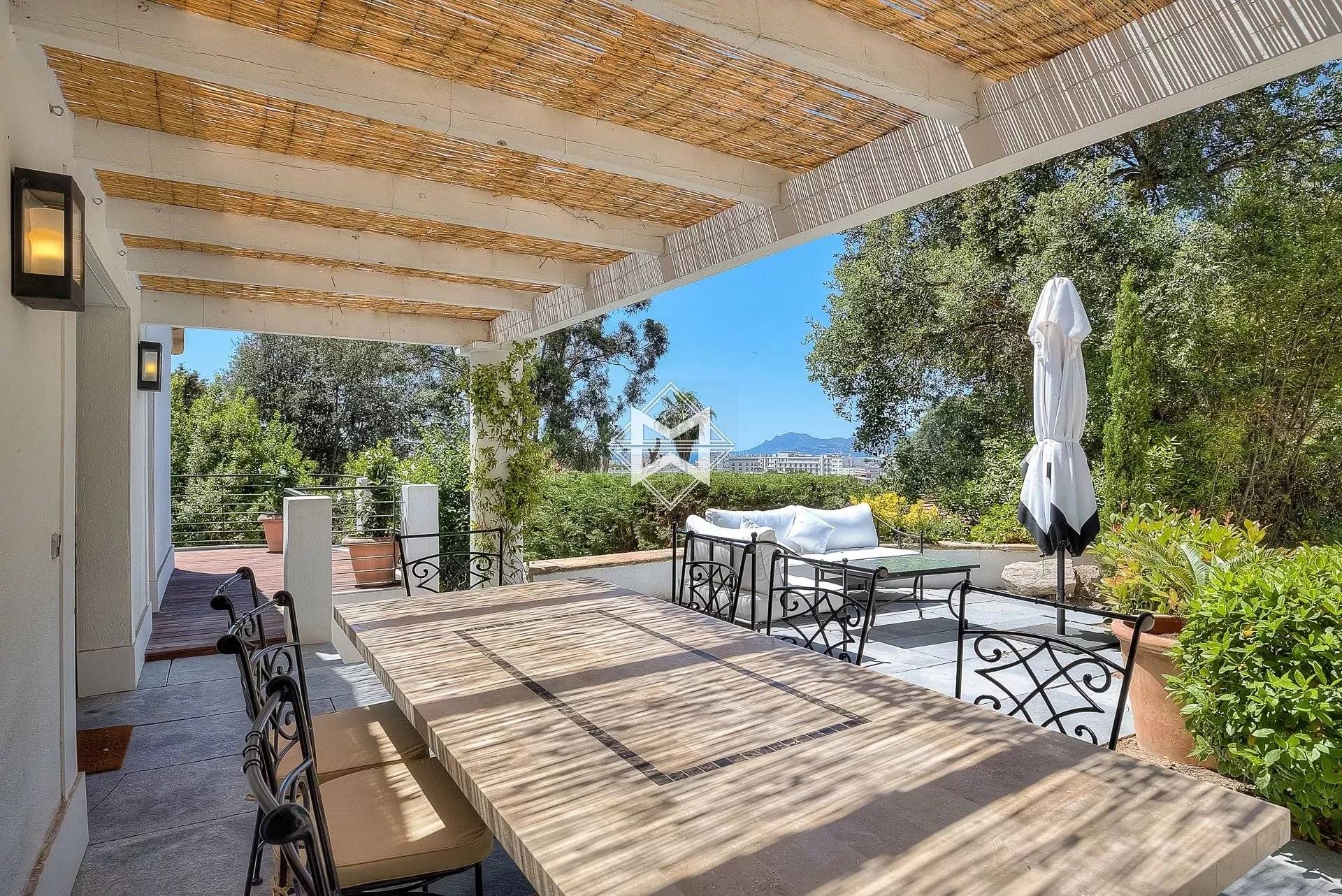 CANNES BASSE CALIFORNIE - Charming villa a few minutes from the centre of Cannes