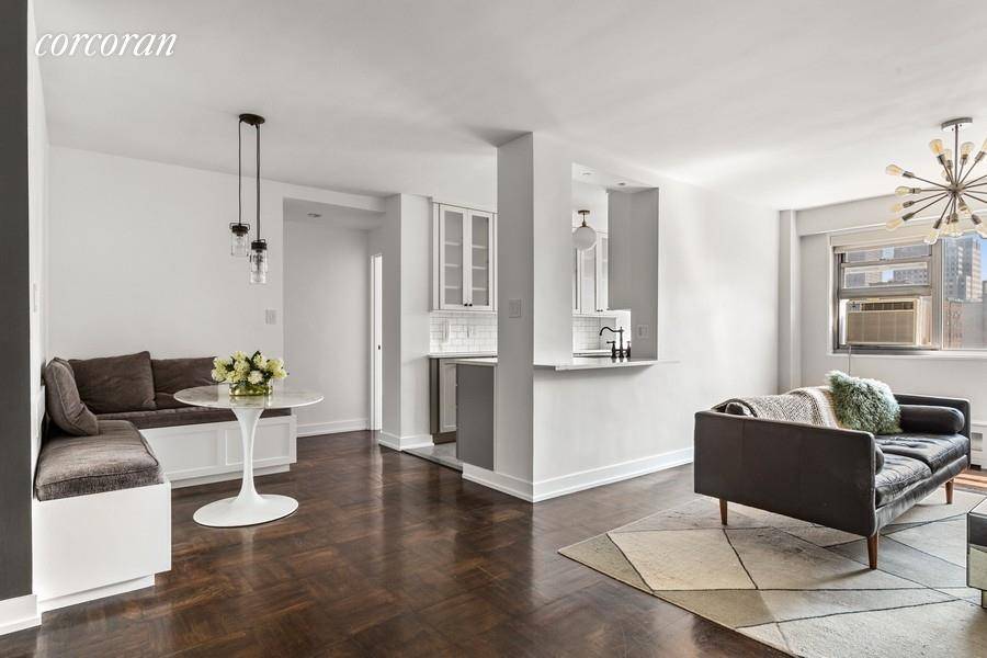 Renovated to a standard beyond any other with no expense spared, Residence 12G at 195 Adams Street offers an open, airy yet sophisticated layout.