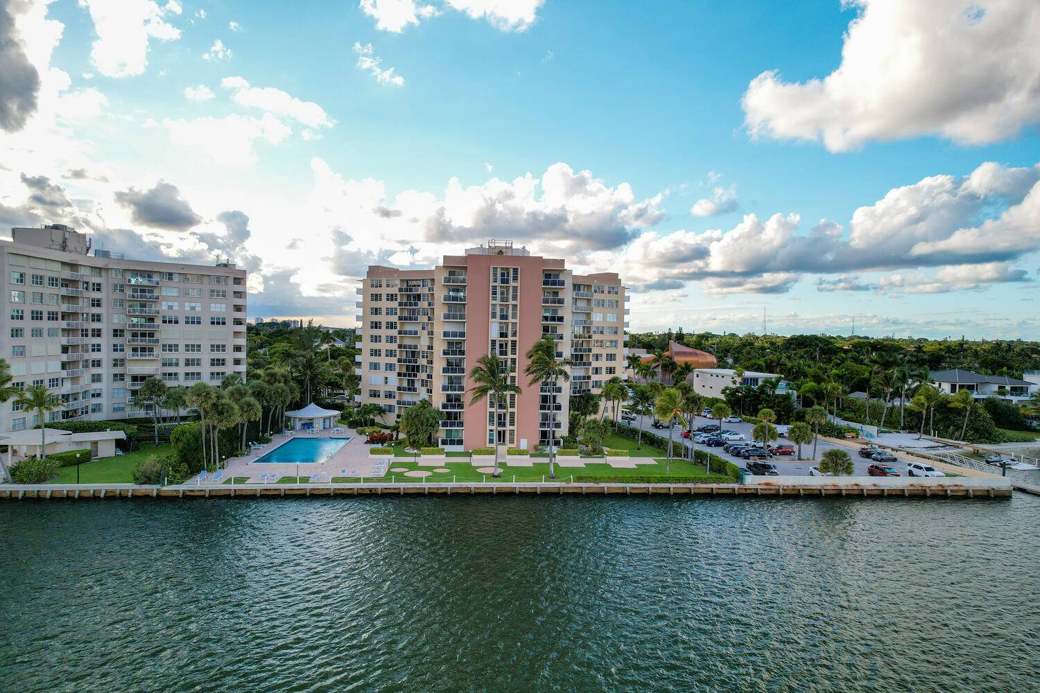 This gut renovated apartment sits directly on the intra coastal with spectacular direct views of Palm Beach and the waterway.
