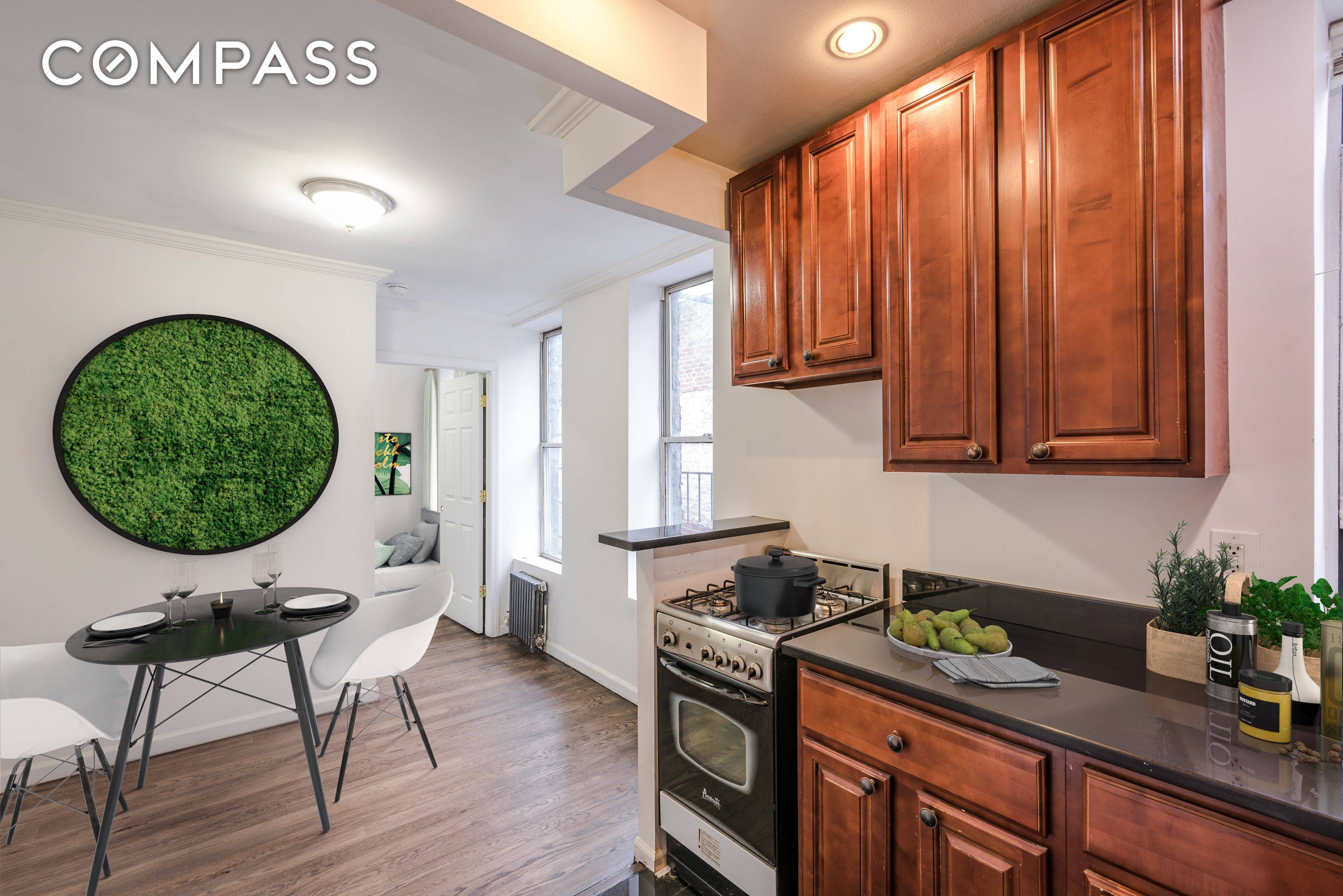 OPEN LAYOUT 2 BEDROOM HOME OFFICE LIVE IN SUPER Come view this Charming 3 bedroom apartment located on the Upper East Side !