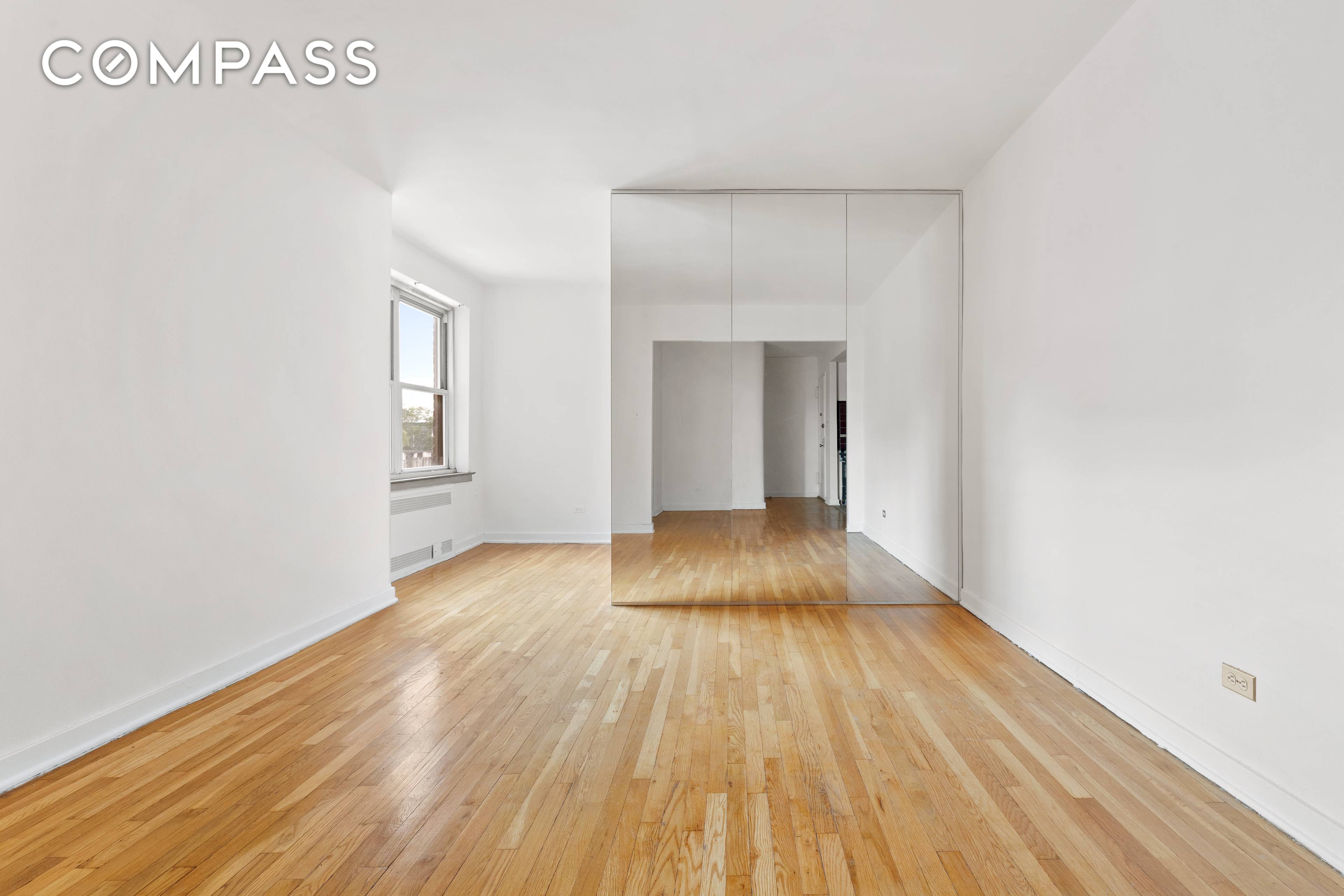 Welcome to 220 Congress Street in sought after Cobble Hill !