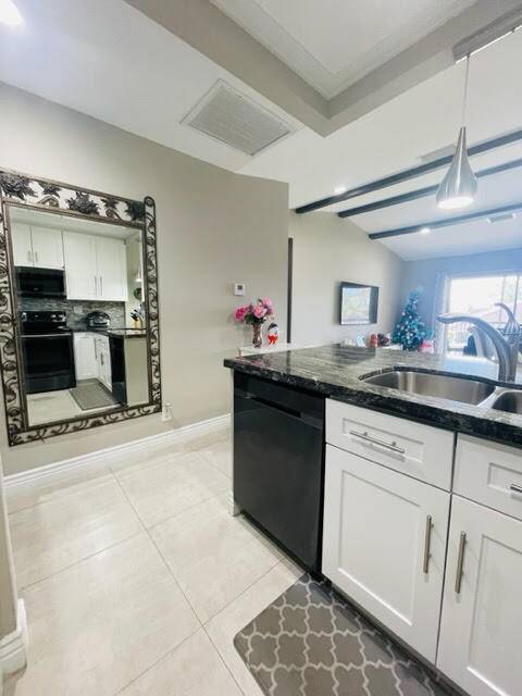 Absolutely Gorgeous 3 2 condo in a great location of Boca Raton.