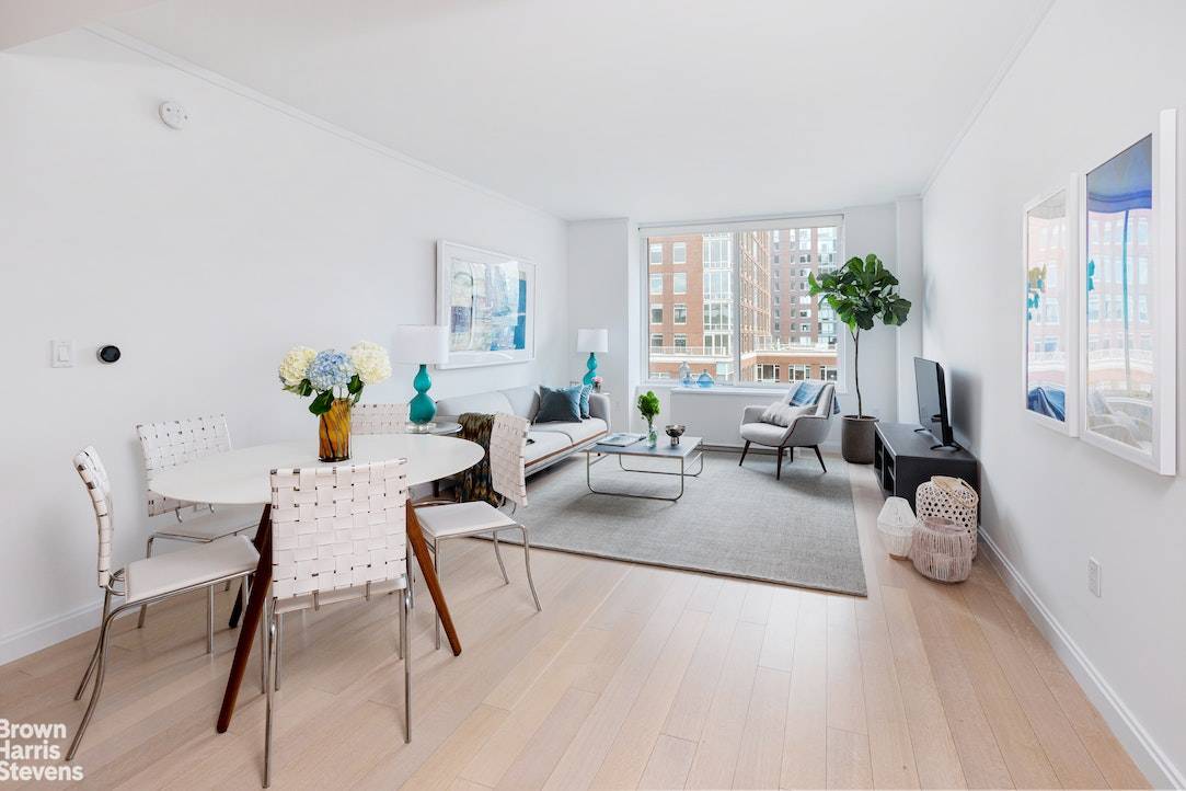Welcome to your new luxurious and rarely available three bedroom, three bathroom home at River amp ; Warren, a waterfront high rise condominium at the intersection of TriBeCa and Battery ...