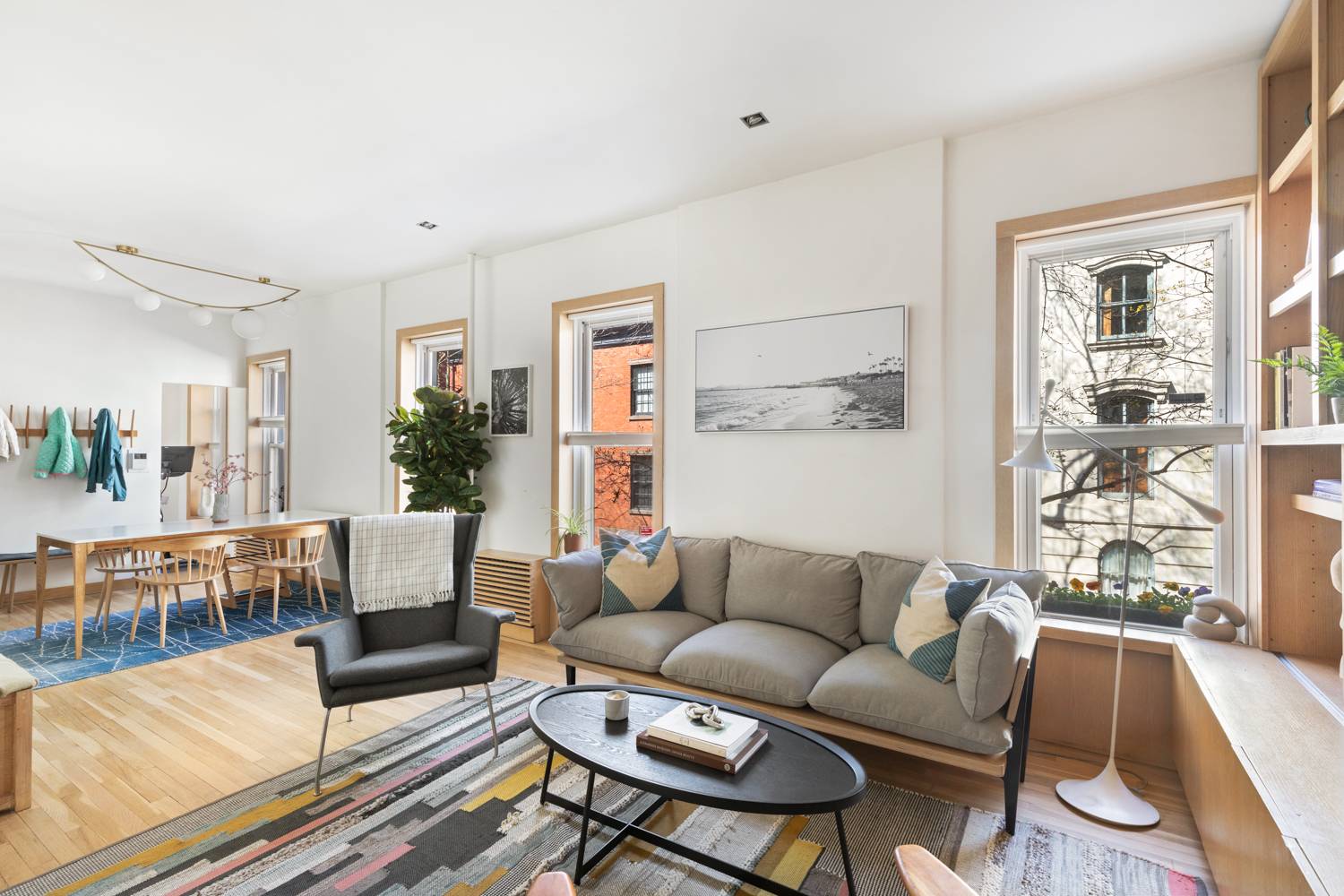 This is a must see ! Set on one of the prettiest and quietest blocks in historic Brooklyn Heights, this fully renovated 3 Bedroom, 2 Full Bath full floor co ...
