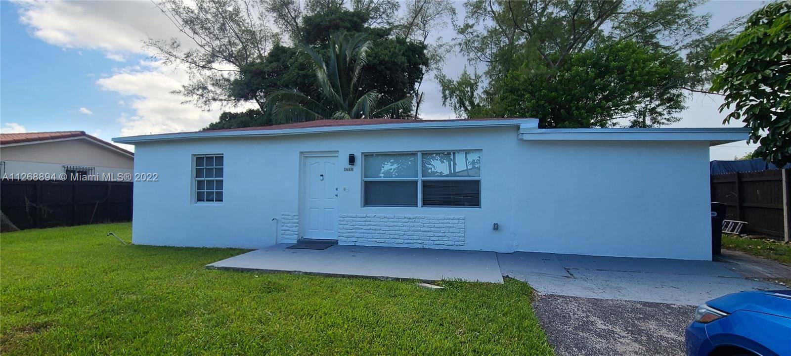Beautiful single family home 3 bedrooms, 2 bathrooms remodeled, located in one of the most desirable areas in West Miami Westchester.