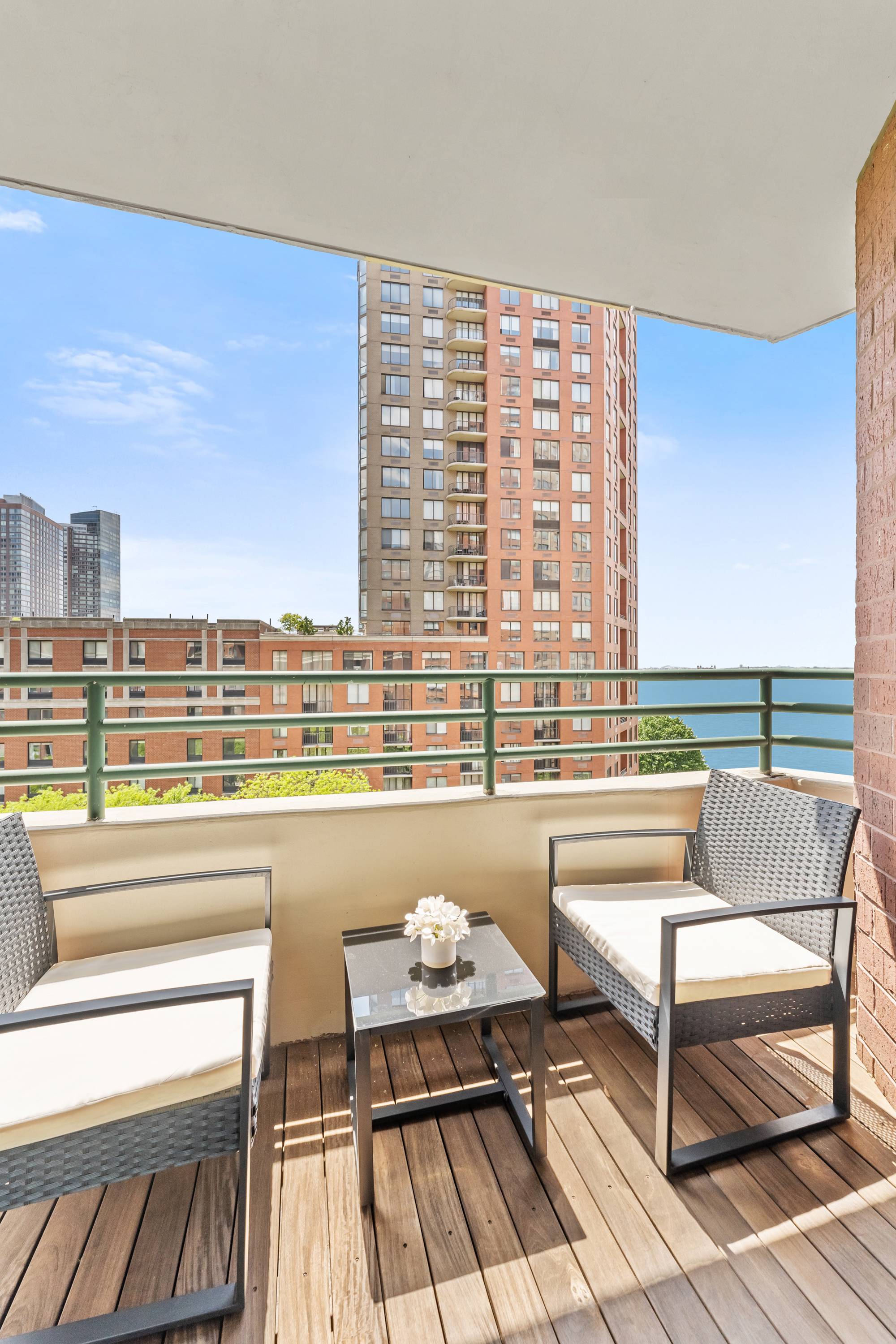 This Battery Park City three bedroom, two and a half bathroom residence wows with Hudson River and Rector Park views, two private balconies and expansive interiors in one of the ...
