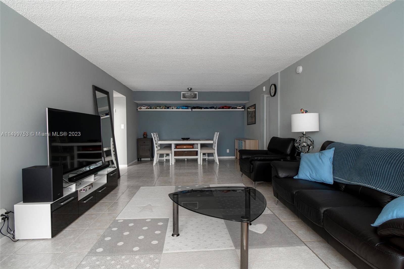 Light bright roomy corner 2 2 condo with office space that can be used as 3rd Bd.