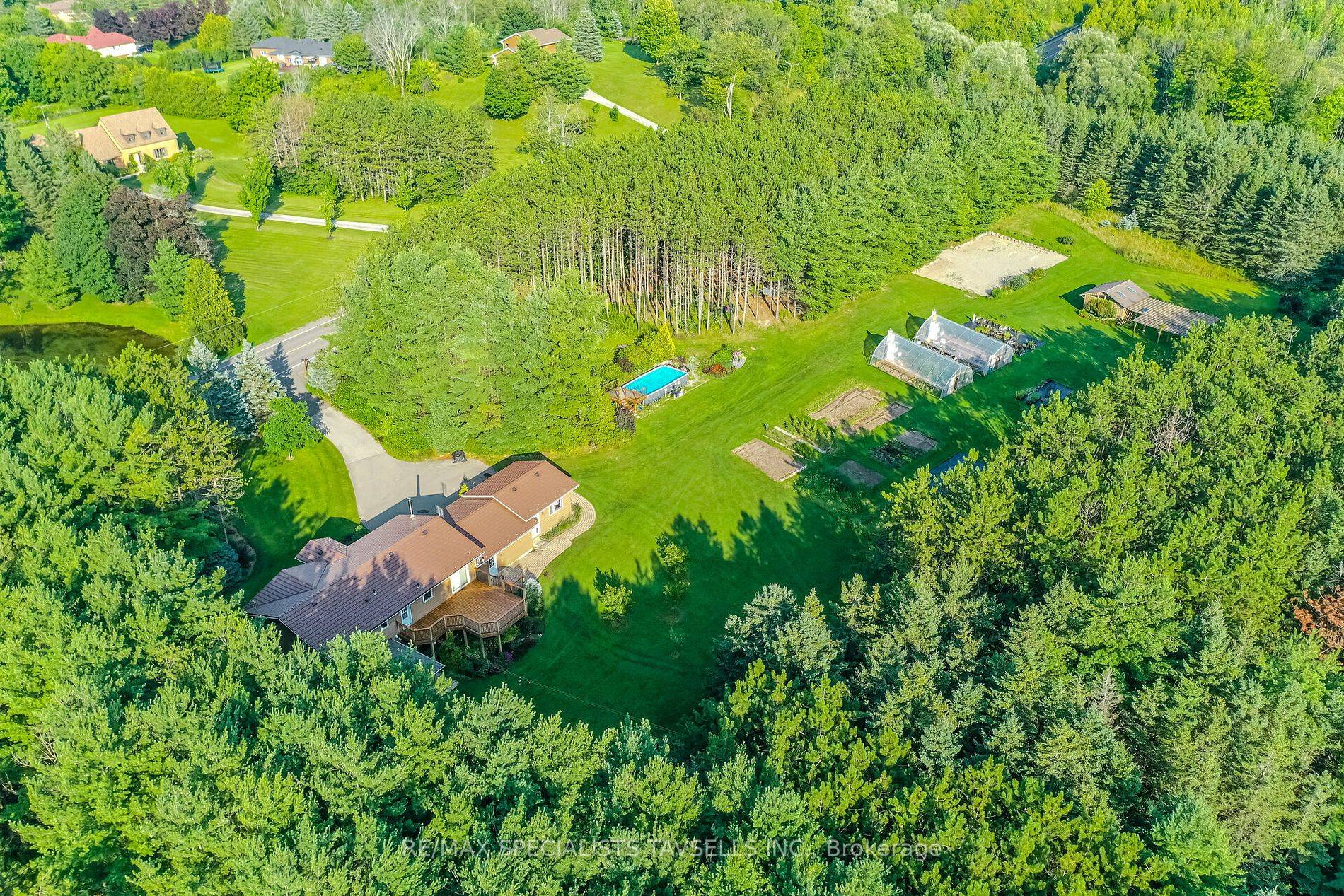 The award winning Plant Paradise is a one of a kind picturesque property set on immaculately kept 24 Acres backing onto Centreville Creek, with 844 ft frontage and breath taking ...