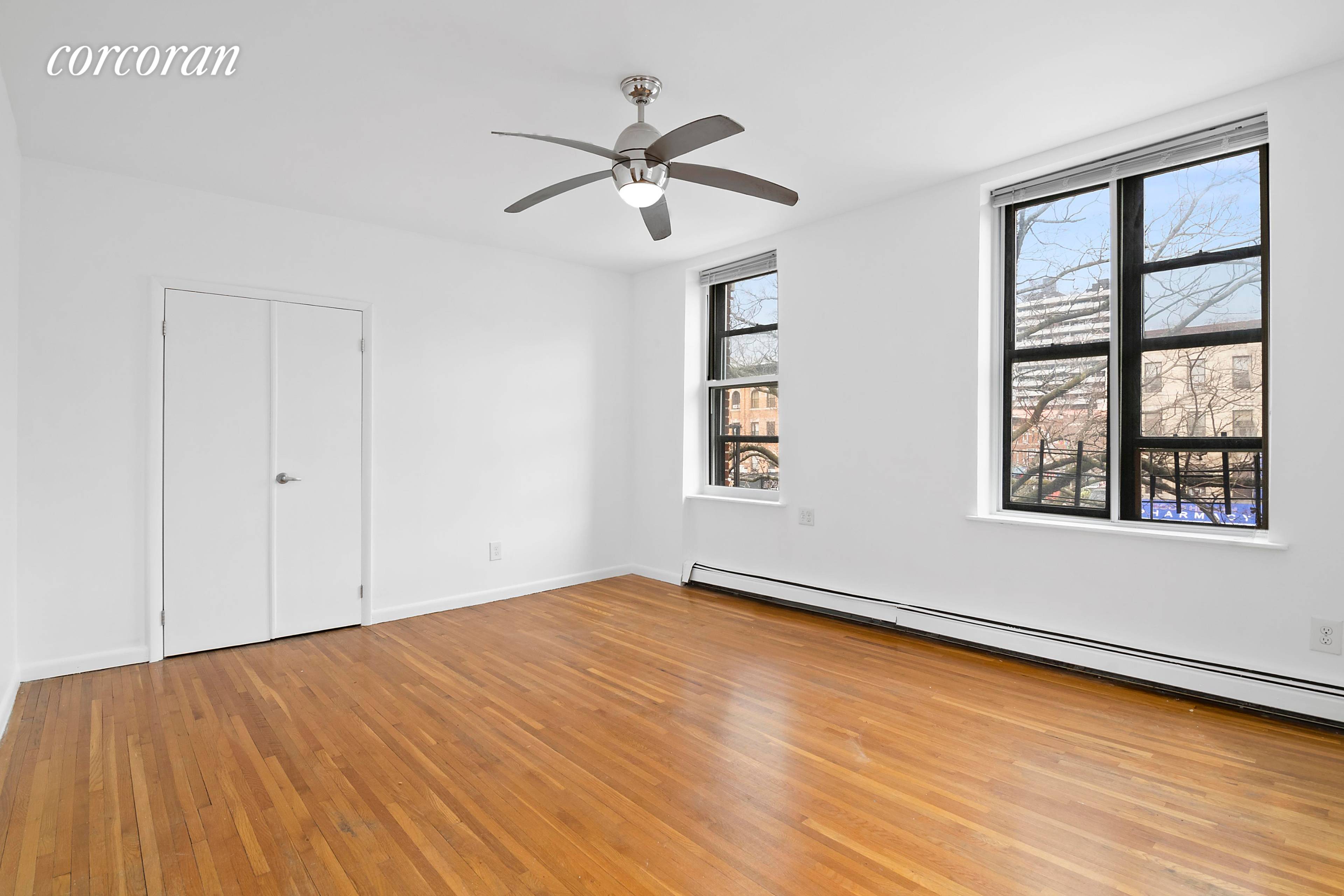 This oversized TRUE 3 bedroom in Flatbush is an amazing apartment.