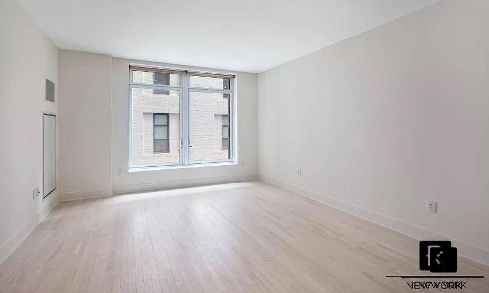 Oversized 1BR 1. 5 Bath TriBeCa Luxury Living in a New Full Service Attended Building.